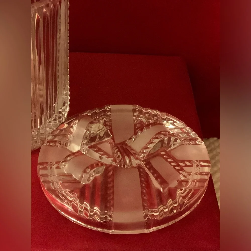 CRYSTAL CLEAR GLASS JAR